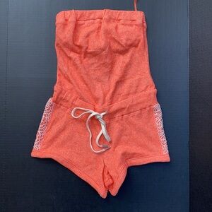 NEW GUESS Strapless Afterglow Active Romper XS